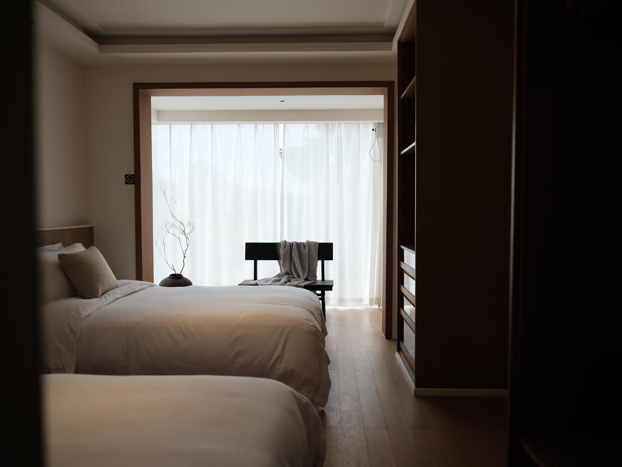 Guilin Bonjour Boutique Hotel- Free Pick Up Service Over 3 Nights الغرفة الصورة