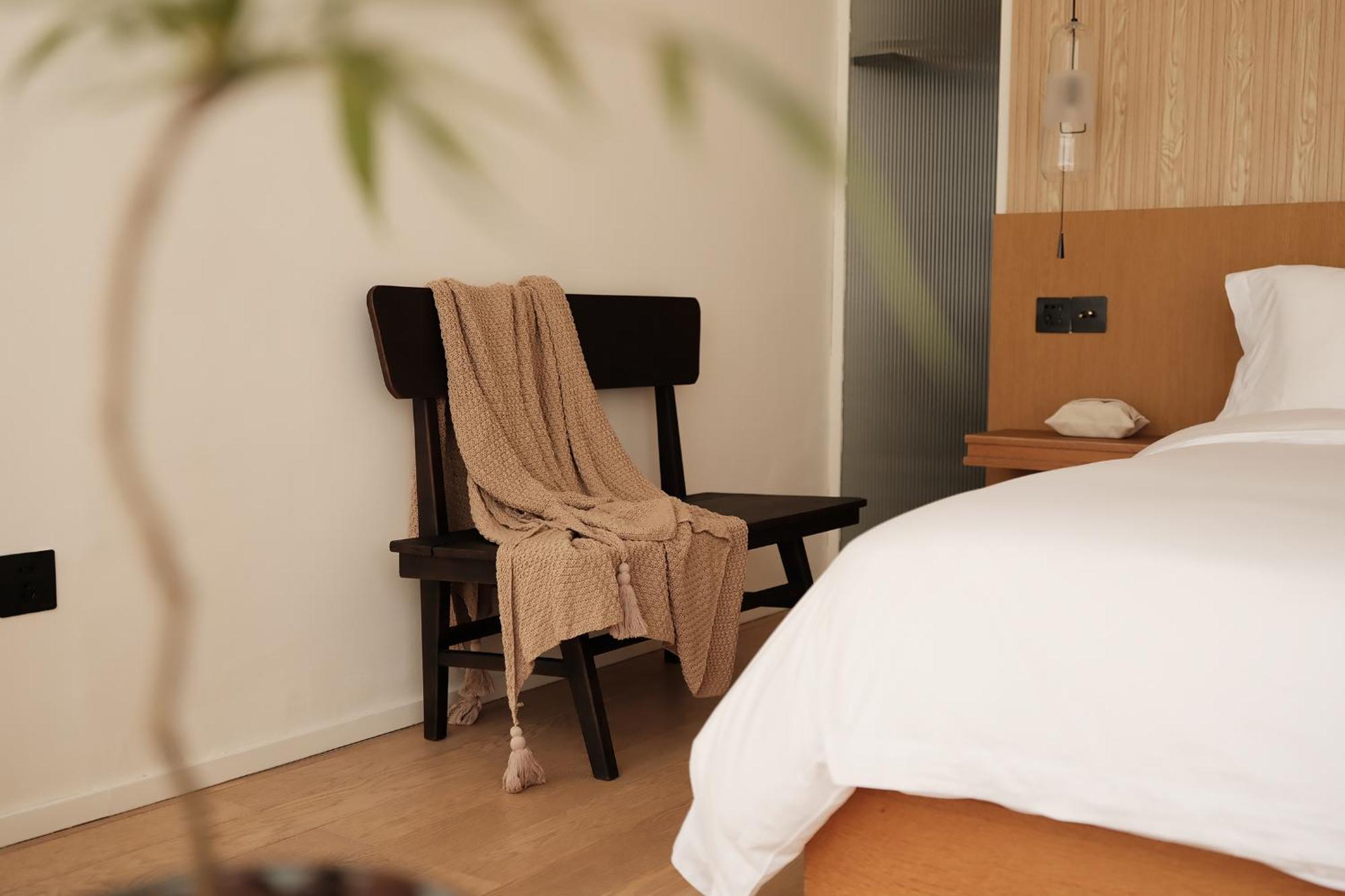 Guilin Bonjour Boutique Hotel- Free Pick Up Service Over 3 Nights الغرفة الصورة