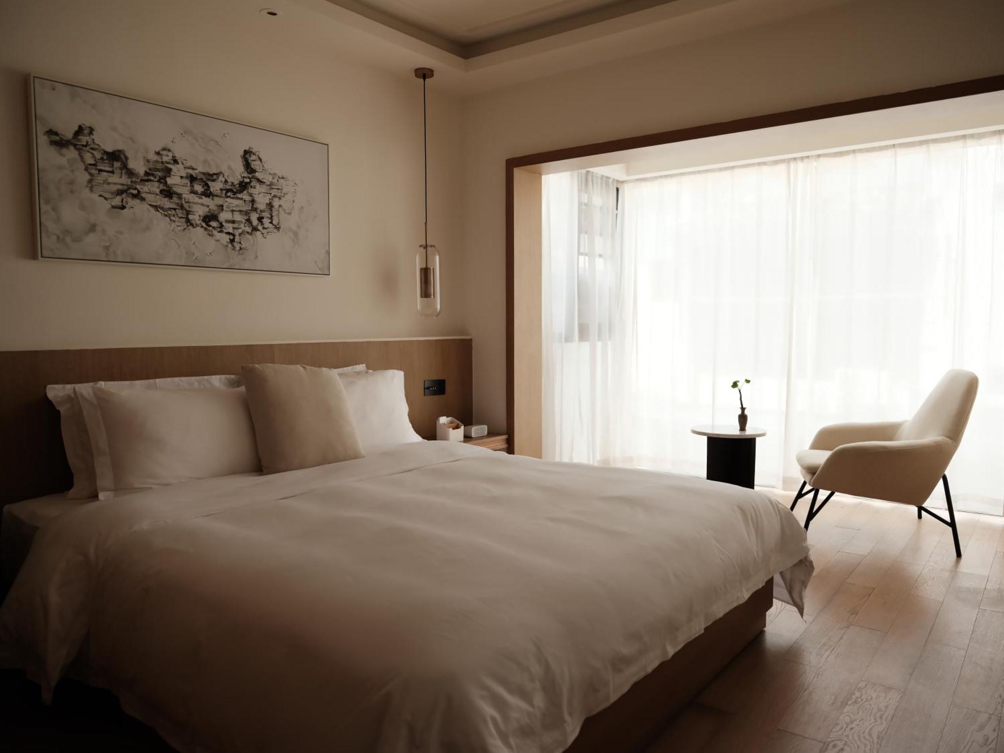 Guilin Bonjour Boutique Hotel- Free Pick Up Service Over 3 Nights الغرفة الصورة